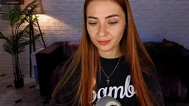 Snapshot of Adelyna_Bird chatting on 12/02/24, 10:39 Adelyna Bird online show from 12/02/24, 10:39