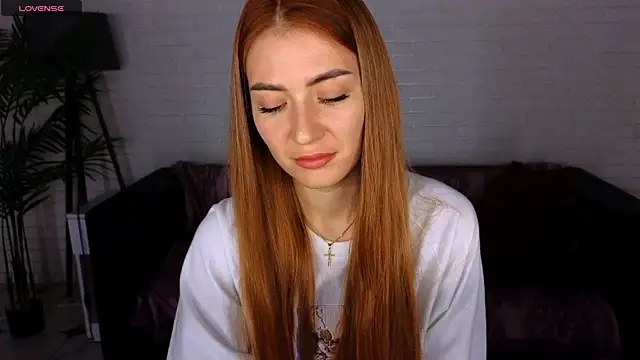 Snapshot of Adelyna_Bird chatting on 12/06/24, 07:32 Adelyna Bird online show from 12/06/24, 07:32