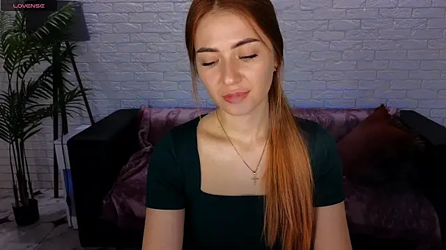 Snapshot of Adelyna_Bird chatting on 12/06/24, 11:33 Adelyna Bird online show from 12/06/24, 11:33