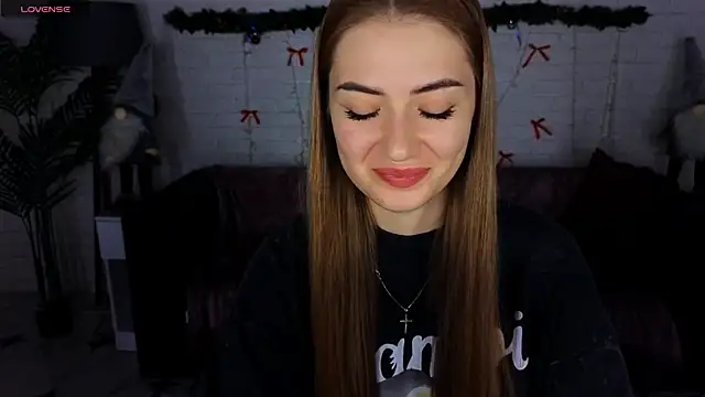 Snapshot of Adelyna_Bird chatting on 12/26/24, 11:32 Adelyna Bird online show from 12/26/24, 11:32