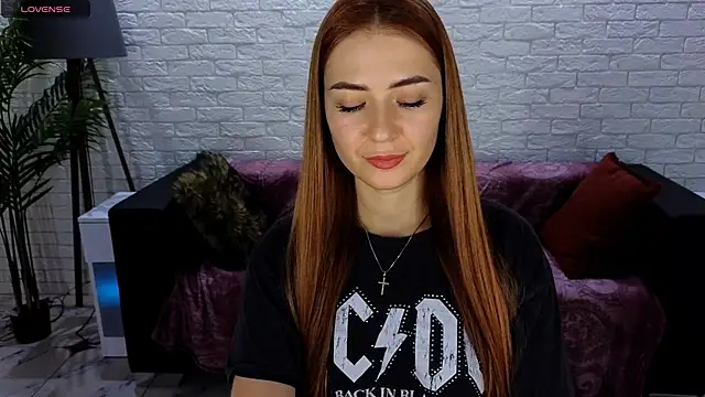 Snapshot of Adelyna_Bird chatting on 01/17/25, 12:21 Adelyna Bird online show from 01/17/25, 12:21