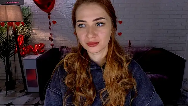 Snapshot of Adelyna_Bird chatting on 02/16/25, 07:15 Adelyna Bird online show from 02/16/25, 07:15