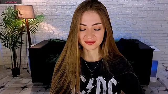 Snapshot of Adelyna_Bird chatting on 03/09/25, 07:23 Adelyna Bird online show from 03/09/25, 07:23