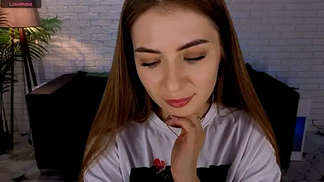 Snapshot of Adelyna_Bird chatting on 03/16/25, 10:55 Adelyna Bird online show from 03/16/25, 10:55