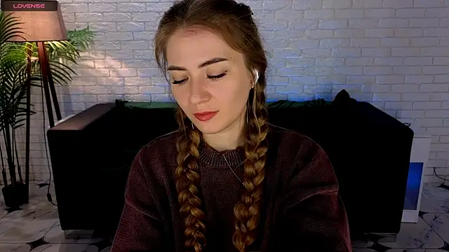 Snapshot of Adelyna_Bird chatting on 03/17/25, 07:35 Adelyna Bird online show from 03/17/25, 07:35