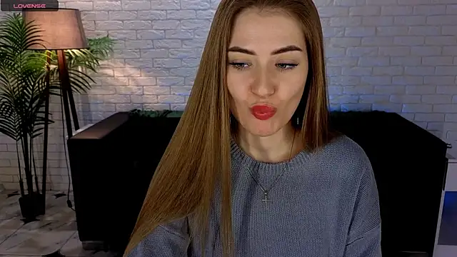 Snapshot of Adelyna_Bird chatting on 03/20/25, 10:43 Adelyna Bird online show from 03/20/25, 10:43