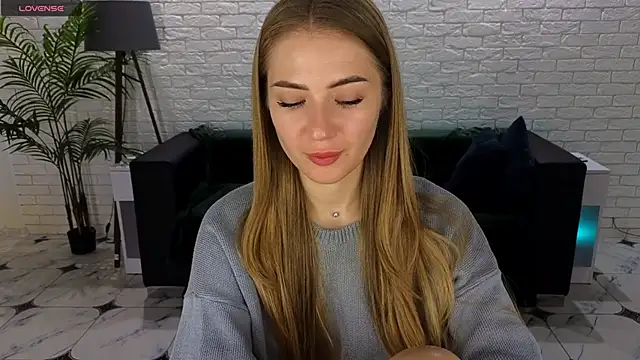 Snapshot of Adelyna_Bird chatting on 09/29/25, 06:18 Adelyna Bird online show from 09/29/25, 06:18