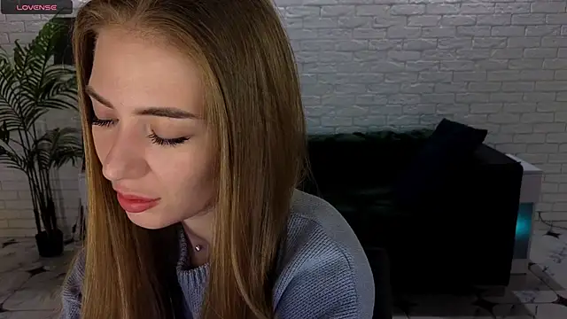 Snapshot of Adelyna_Bird chatting on 10/03/25, 06:32 Adelyna Bird online show from 10/03/25, 06:32