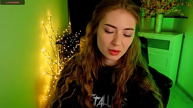 Adelyna Bird online show from 04/19/26, 06:35