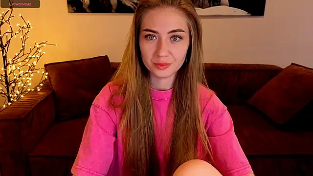 Snapshot of Adelyna_Bird chatting on 07/12/26, 06:59 Adelyna Bird online show from 07/12/26, 06:59