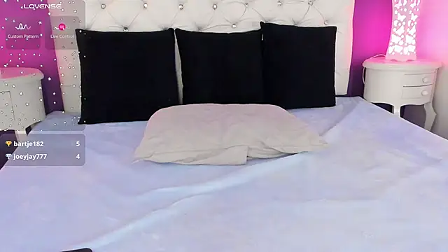 Snapshot of KendalEvanz chatting on 03/07/25, 01:31 KendalEvanz online show from 03/07/25, 01:31