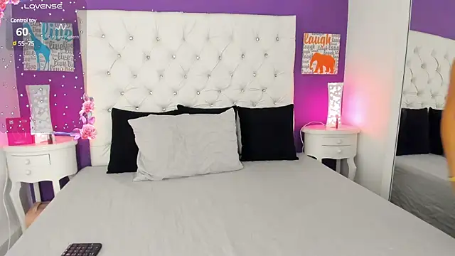 Snapshot of KendalEvanz chatting on 03/21/25, 02:07 KendalEvanz online show from 03/21/25, 02:07