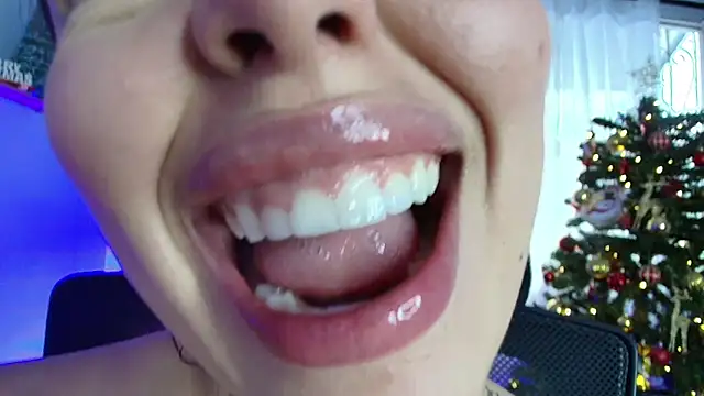 lisbet21x online show from 12/18/24, 10:02