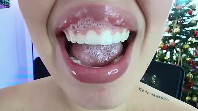 lisbet21x online show from 12/31/24, 12:46