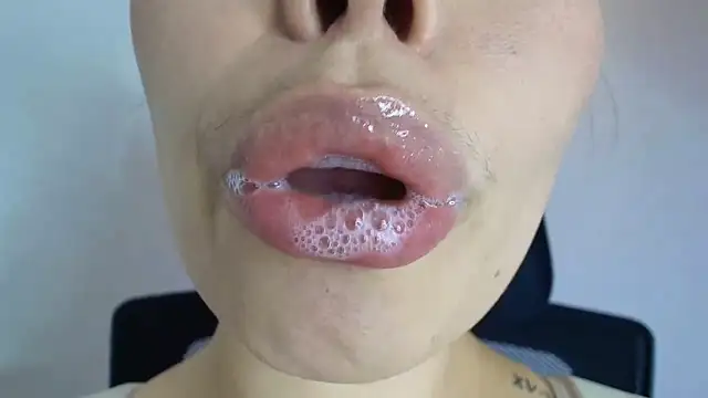 lisbet21x online show from 10/28/25, 09:17