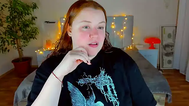 Snapshot of PolinaSalvatore chatting on 02/17/26, 06:36 PolinaSalvatore online show from 02/17/26, 06:36