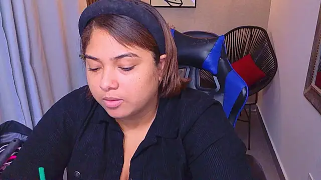 Snapshot of Kenya--Buhle chatting on 06/16/26, 11:13 Kenya--Buhle online show from 06/16/26, 11:13