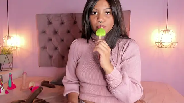 Zafiiraa online show from 01/06/25, 04:02