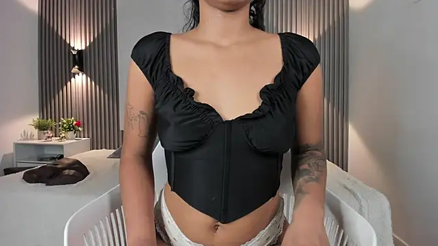 Snapshot of Zafiiraa chatting on 07/12/26, 03:41 Zafiiraa online show from 07/12/26, 03:41