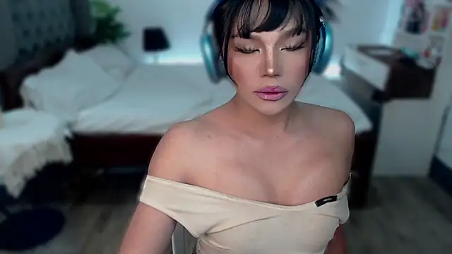 liaa lurrecams online show from 11/27/25, 01:24