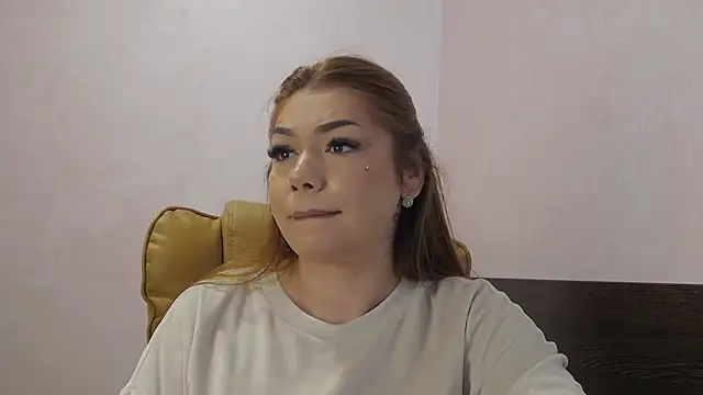 Snapshot of Ella_sweety chatting on 04/30/26, 05:58 Ella sweety online show from 04/30/26, 05:58