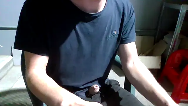 Snapshot of simoninside25 chatting on 09/14/25, 09:25 simoninside25 online show from 09/14/25, 09:25