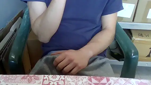 Snapshot of simoninside25 chatting on 11/08/25, 01:22 simoninside25 online show from 11/08/25, 01:22