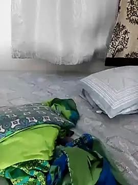 Snapshot of Indian_desi_wife chatting on 12/07/24, 07:32 Indian desi wife online show from 12/07/24, 07:32