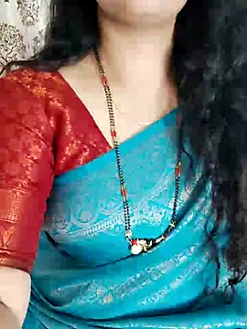 Snapshot of Indian_desi_wife chatting on 12/13/24, 03:49 Indian desi wife online show from 12/13/24, 03:49