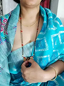 Snapshot of Indian_desi_wife chatting on 12/16/24, 08:26 Indian desi wife online show from 12/16/24, 08:26