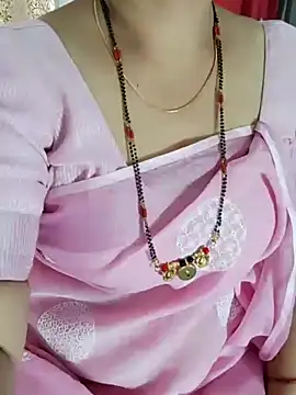 Snapshot of Indian_desi_wife chatting on 12/25/24, 05:26 Indian desi wife online show from 12/25/24, 05:26