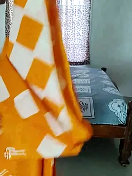 Snapshot of Indian_desi_wife chatting on 02/14/25, 03:54 Indian desi wife online show from 02/14/25, 03:54