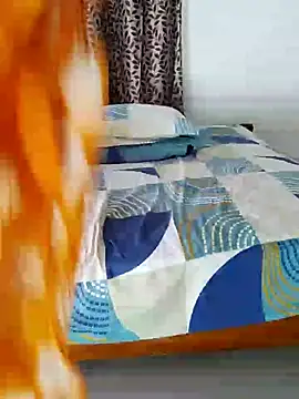 Snapshot of Indian_desi_wife chatting on 03/14/25, 07:44 Indian desi wife online show from 03/14/25, 07:44