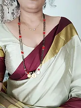 Snapshot of Indian_desi_wife chatting on 06/22/26, 03:25 Indian desi wife online show from 06/22/26, 03:25
