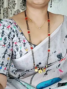 Snapshot of Indian_desi_wife chatting on 06/25/26, 02:22 Indian desi wife online show from 06/25/26, 02:22