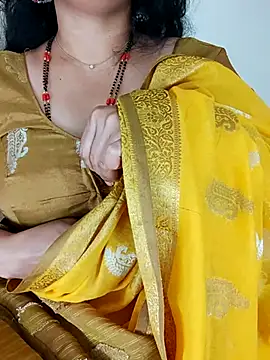 Snapshot of Indian_desi_wife chatting on 07/15/26, 04:07 Indian desi wife online show from 07/15/26, 04:07
