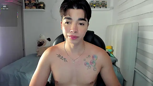 Snapshot of santy7v7 chatting on 02/04/26, 01:17 santy7v7 online show from 02/04/26, 01:17