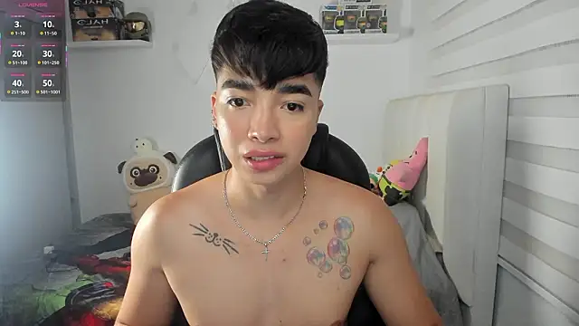 Snapshot of santy7v7 chatting on 02/10/26, 01:37 santy7v7 online show from 02/10/26, 01:37