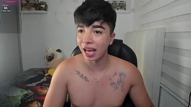 Snapshot of santy7v7 chatting on 02/19/26, 01:07 santy7v7 online show from 02/19/26, 01:07