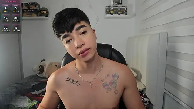 Snapshot of santy7v7 chatting on 02/24/26, 01:31 santy7v7 online show from 02/24/26, 01:31