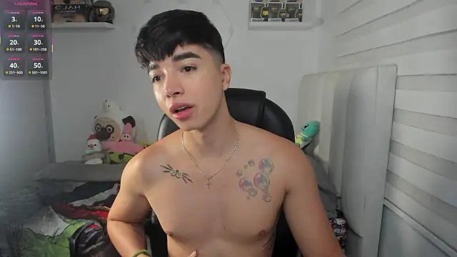 Snapshot of santy7v7 chatting on 02/25/26, 01:43 santy7v7 online show from 02/25/26, 01:43