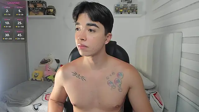 Snapshot of santy7v7 chatting on 04/30/26, 01:28 santy7v7 online show from 04/30/26, 01:28