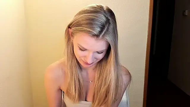 Snapshot of Annloveyou chatting on 12/09/24, 11:13 Annloveyou online show from 12/09/24, 11:13