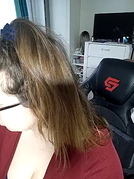 DienkaGreen online show from 10/31/25, 10:49