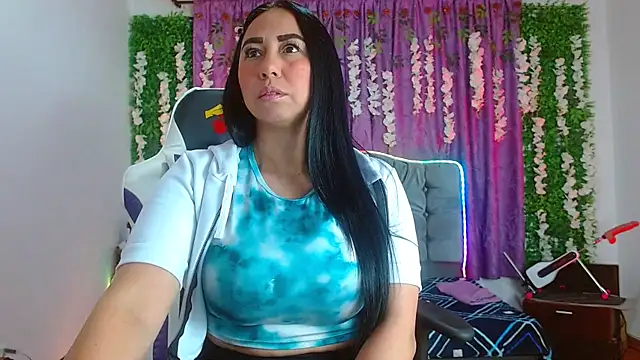 ariana-lopez online show from 09/18/25, 04:47