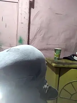 Wero4200 online show from 10/25/25, 01:07