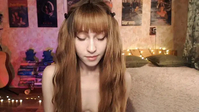 Friendly Ellie online show from 12/19/24, 03:18