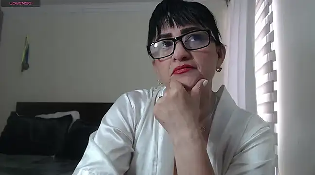 ISABEEL SOFIA01 online show from 02/02/25, 04:00