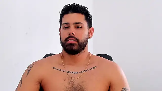 Snapshot of Justyn_Torres chatting on 10/27/25, 03:05 Justyn Torres online show from 10/27/25, 03:05