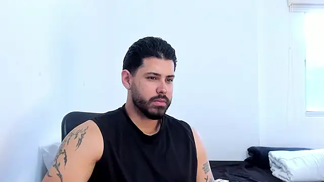 Snapshot of Justyn_Torres chatting on 11/25/25, 11:54 Justyn Torres online show from 11/25/25, 11:54